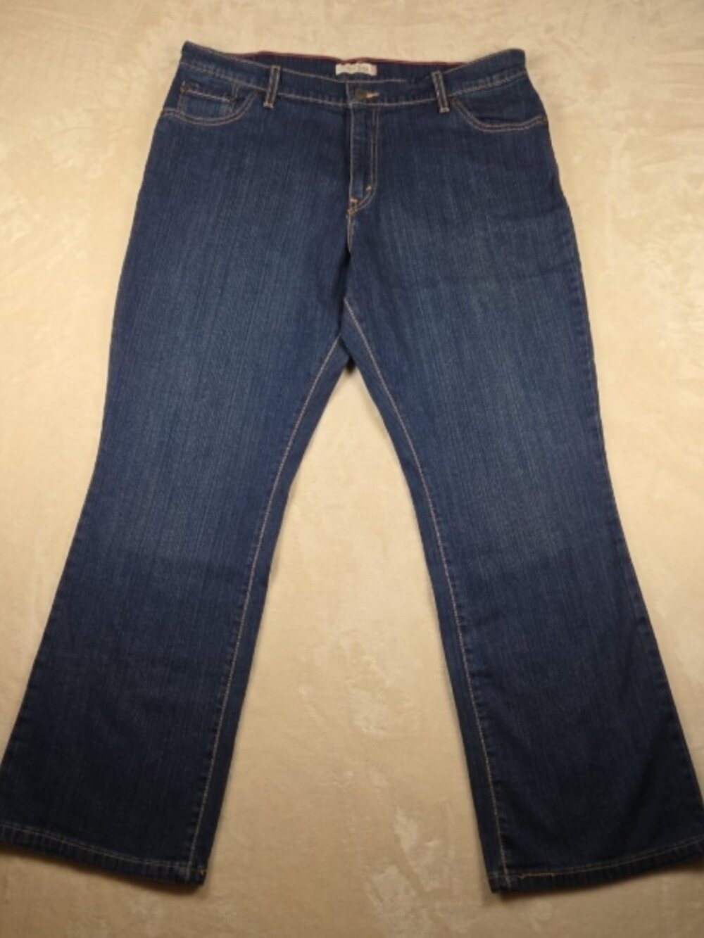 Levi’s 550 Relaxed Fit Boot Cut Jeans Women’s 16 Short NWOT